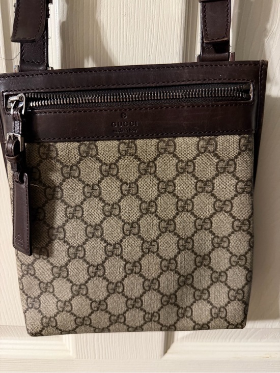 Gucci Handbags - Gucci Brown GG Supreme Messenger Crossbody/shoulder bag EUC